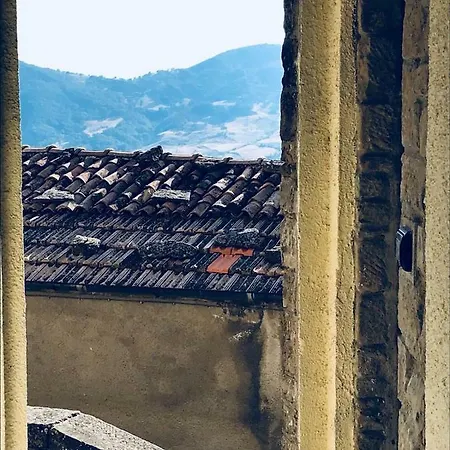 La Pietra *
